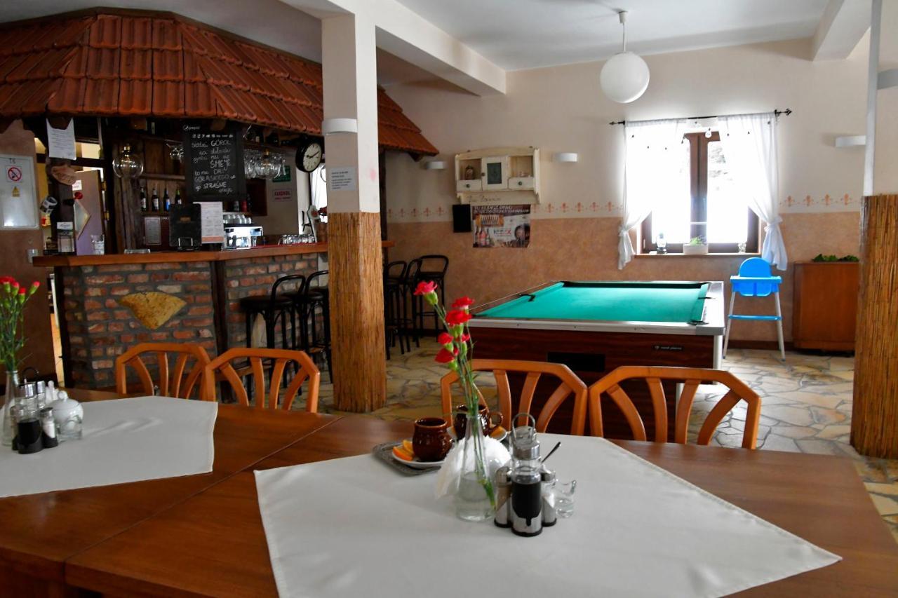 Gosciniec Pod Lubomirem Bed & Breakfast Weglowka  Exterior photo