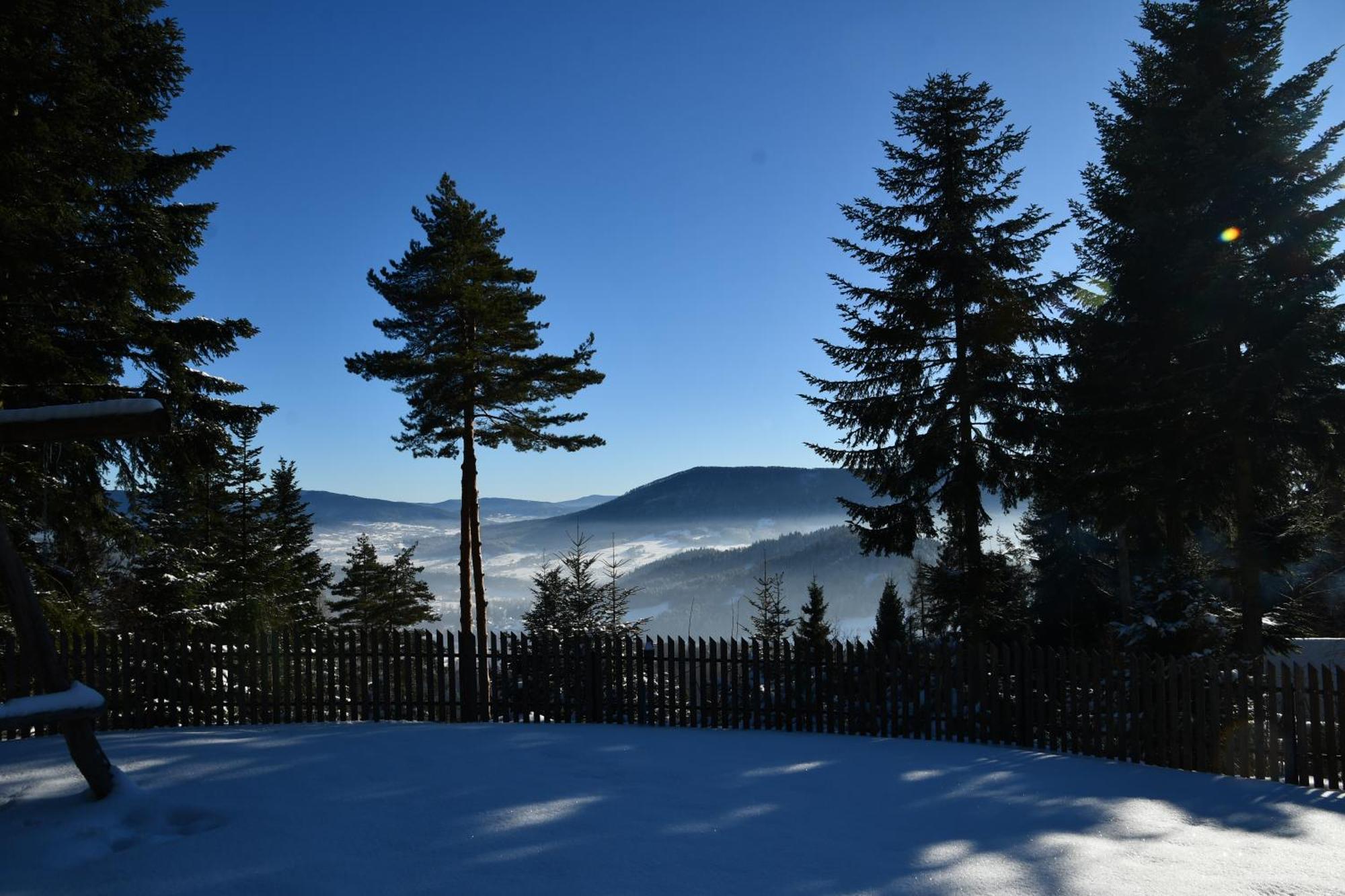 Gosciniec Pod Lubomirem Bed & Breakfast Weglowka  Exterior photo