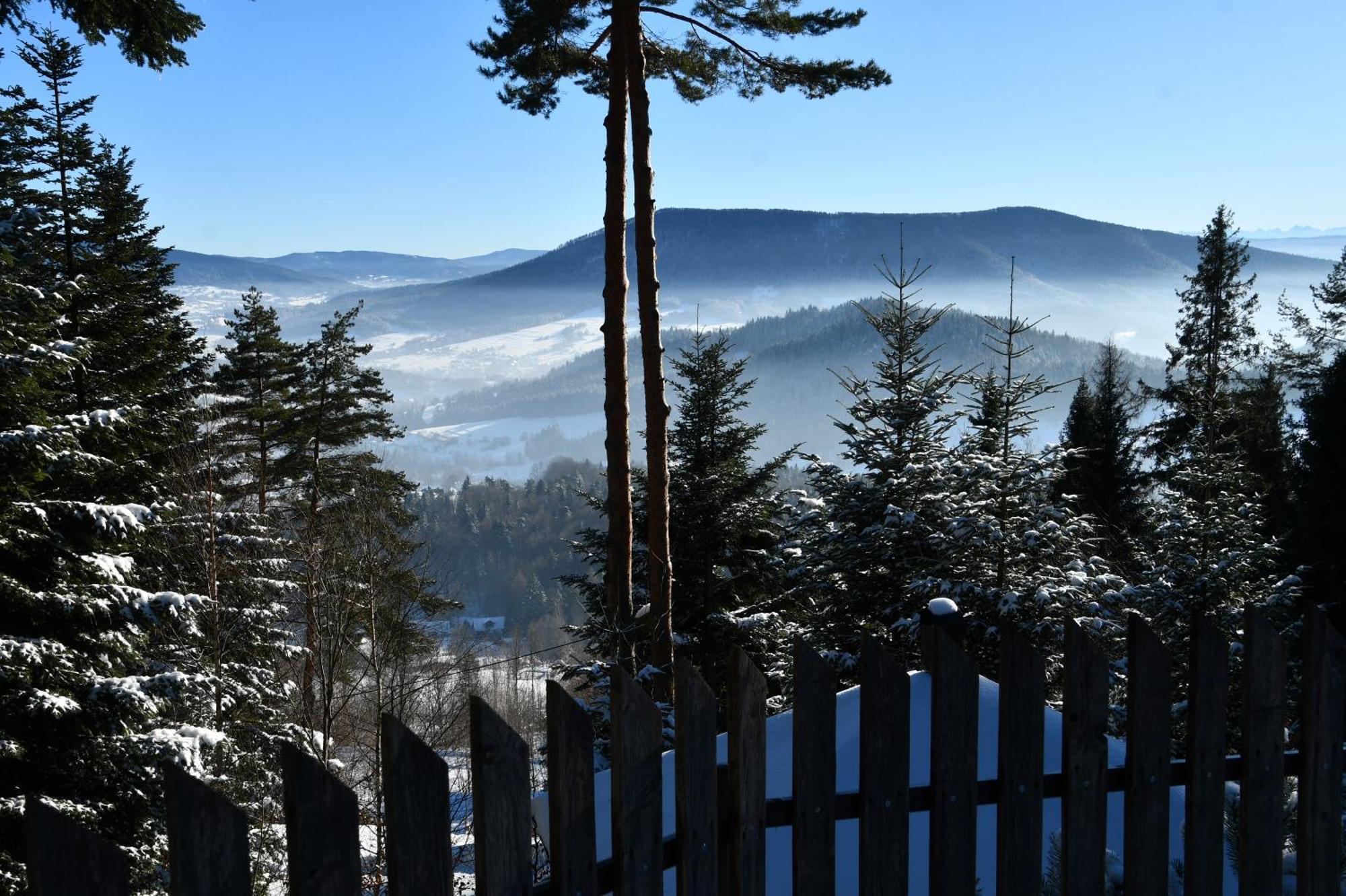 Gosciniec Pod Lubomirem Bed & Breakfast Weglowka  Exterior photo